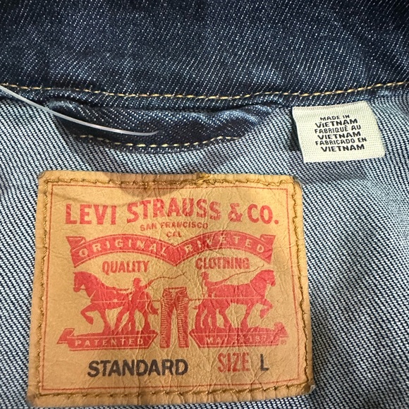 Levi Strauss Denim Trucker Jean Jacket Men's Large Dark Blue -NEW - Picture 11 of 11